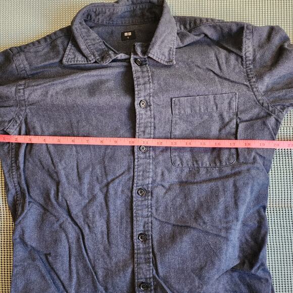 Uniqlo Men's Small Navy Blue Long Sleeve Button-Up Shirt - Sleek & Classic - Picture 7 of 8